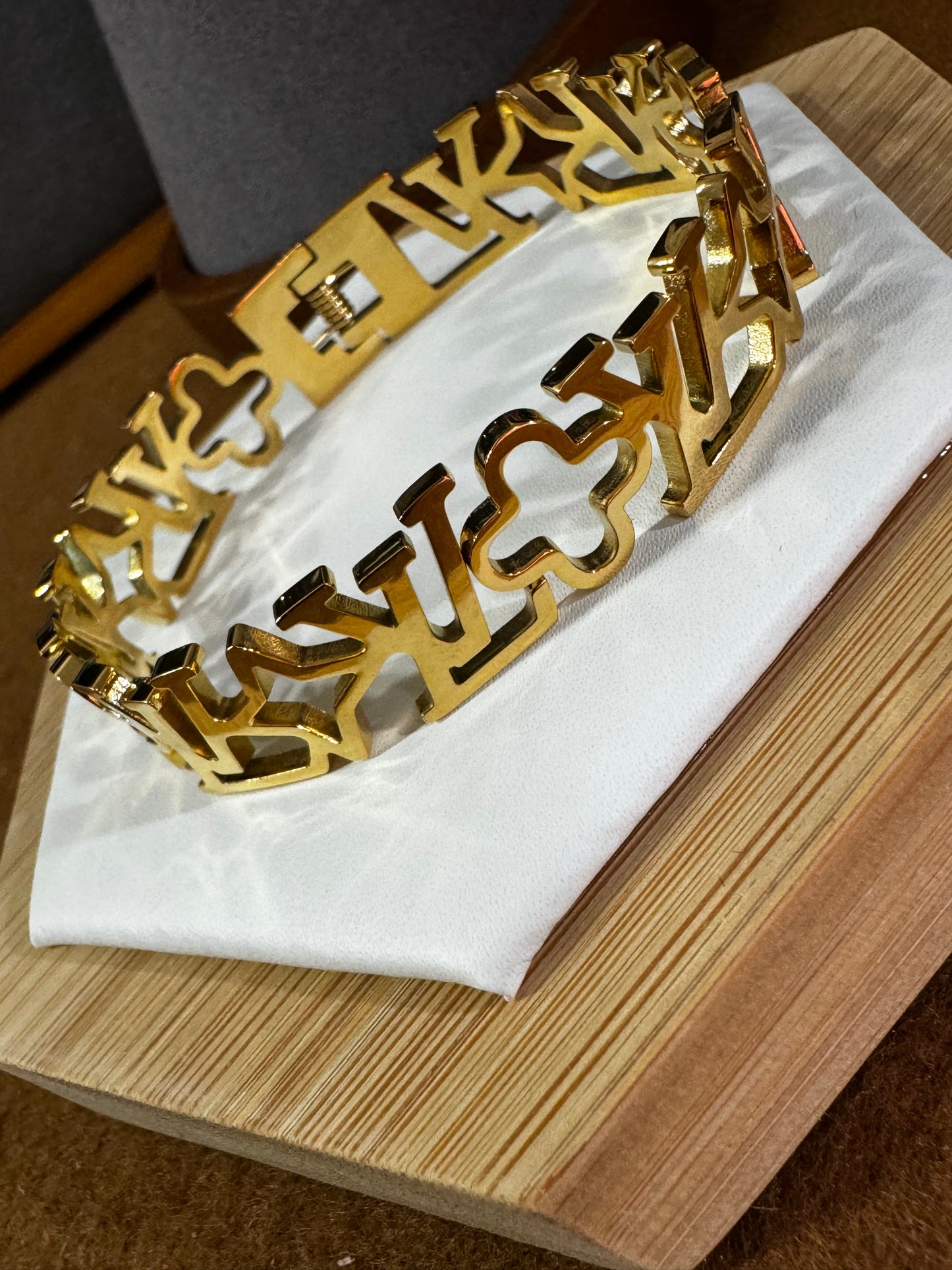 Tiara Bangle