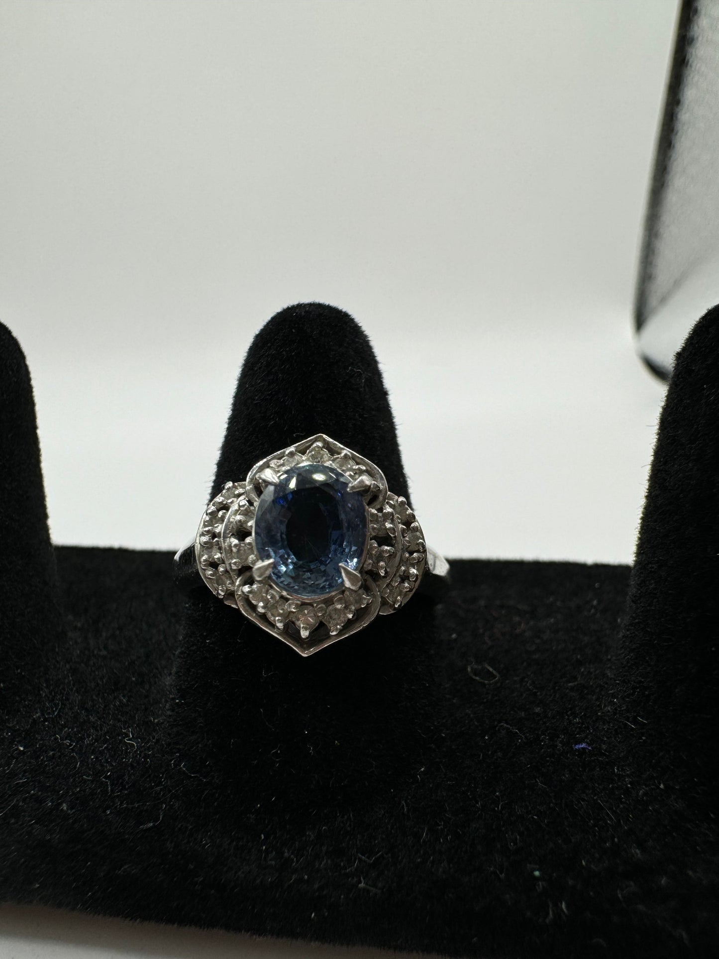 PT850 Sapphire ring