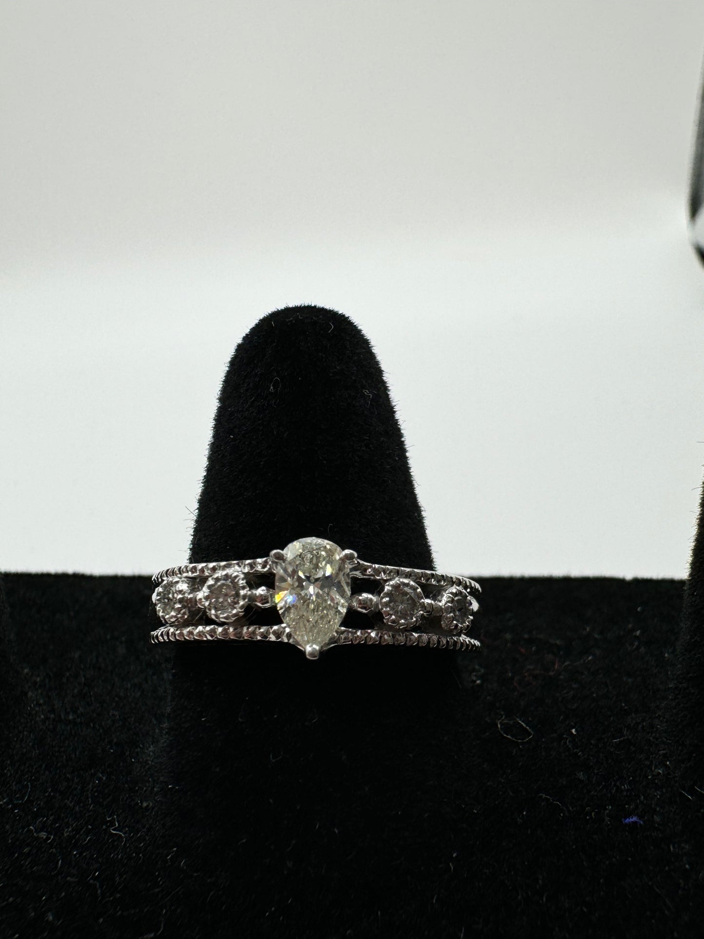 K18 WG Diamond
