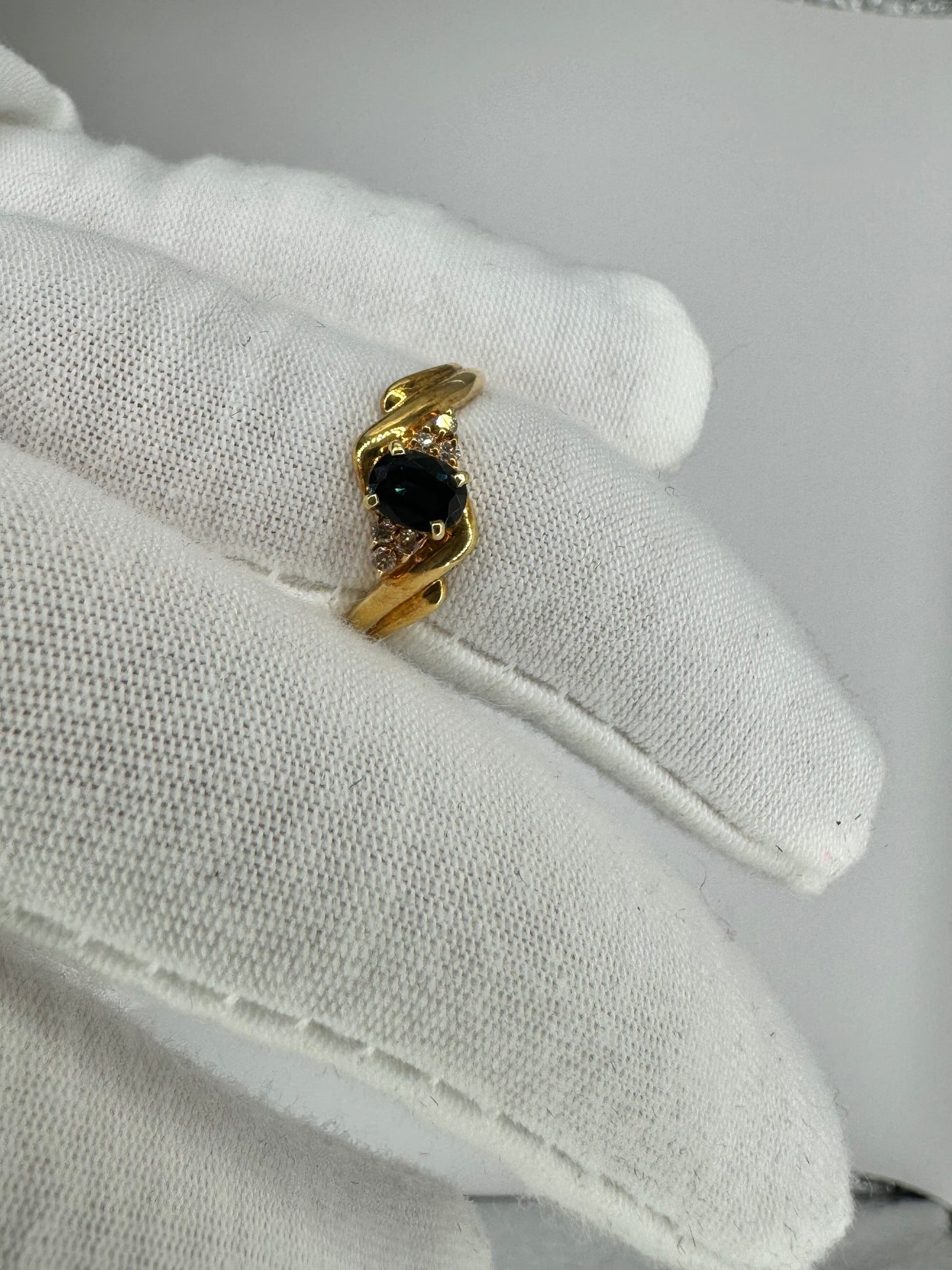K18 Sapphire ring
