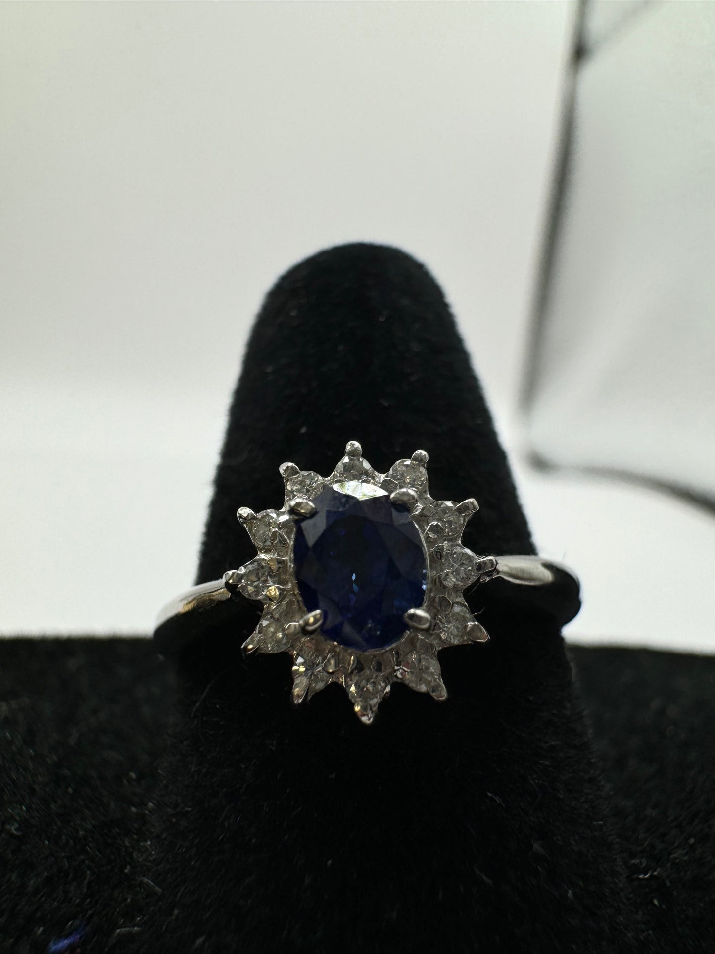 PT900 Sapphire ring