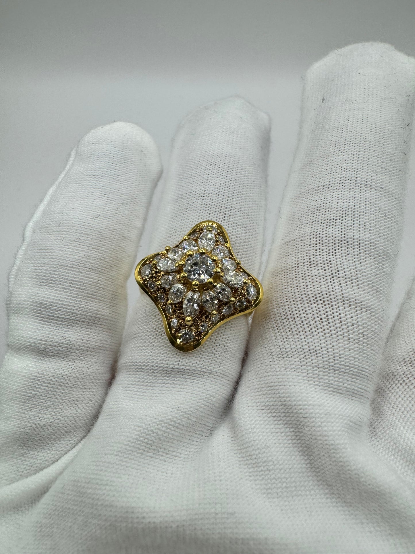 K18 Diamond ring