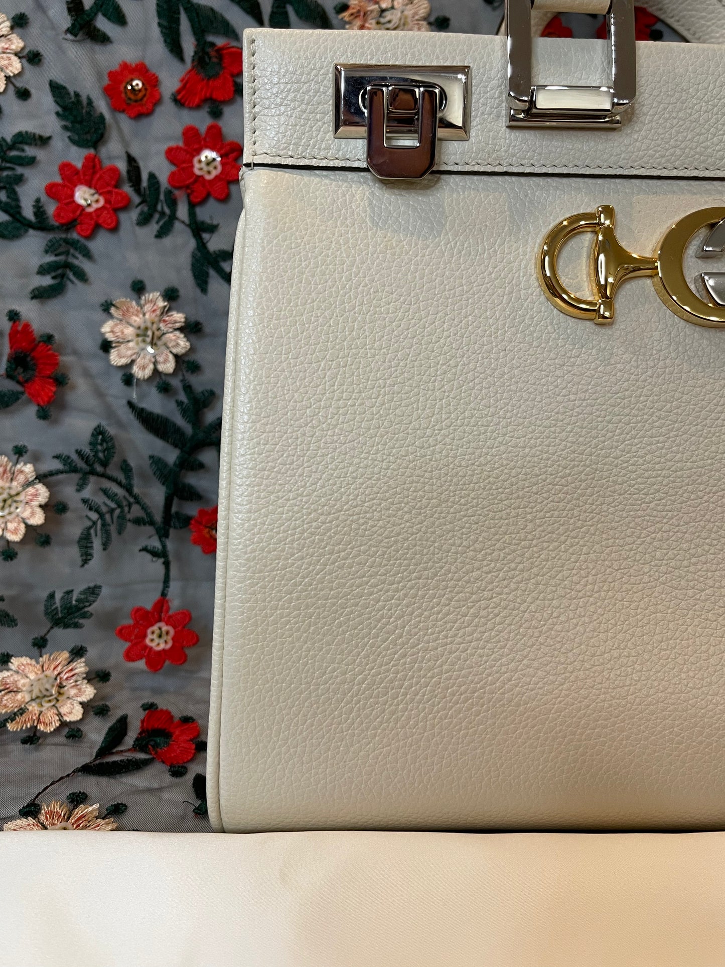Preloved Gucci Zumi Top Handle Bag
