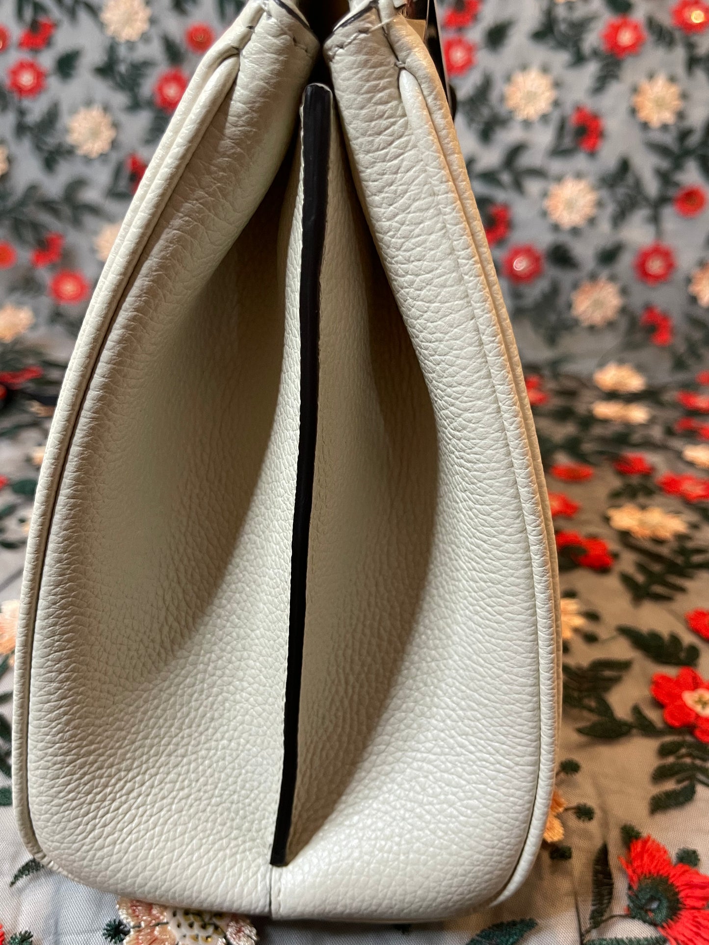 Preloved Gucci Zumi Top Handle Bag