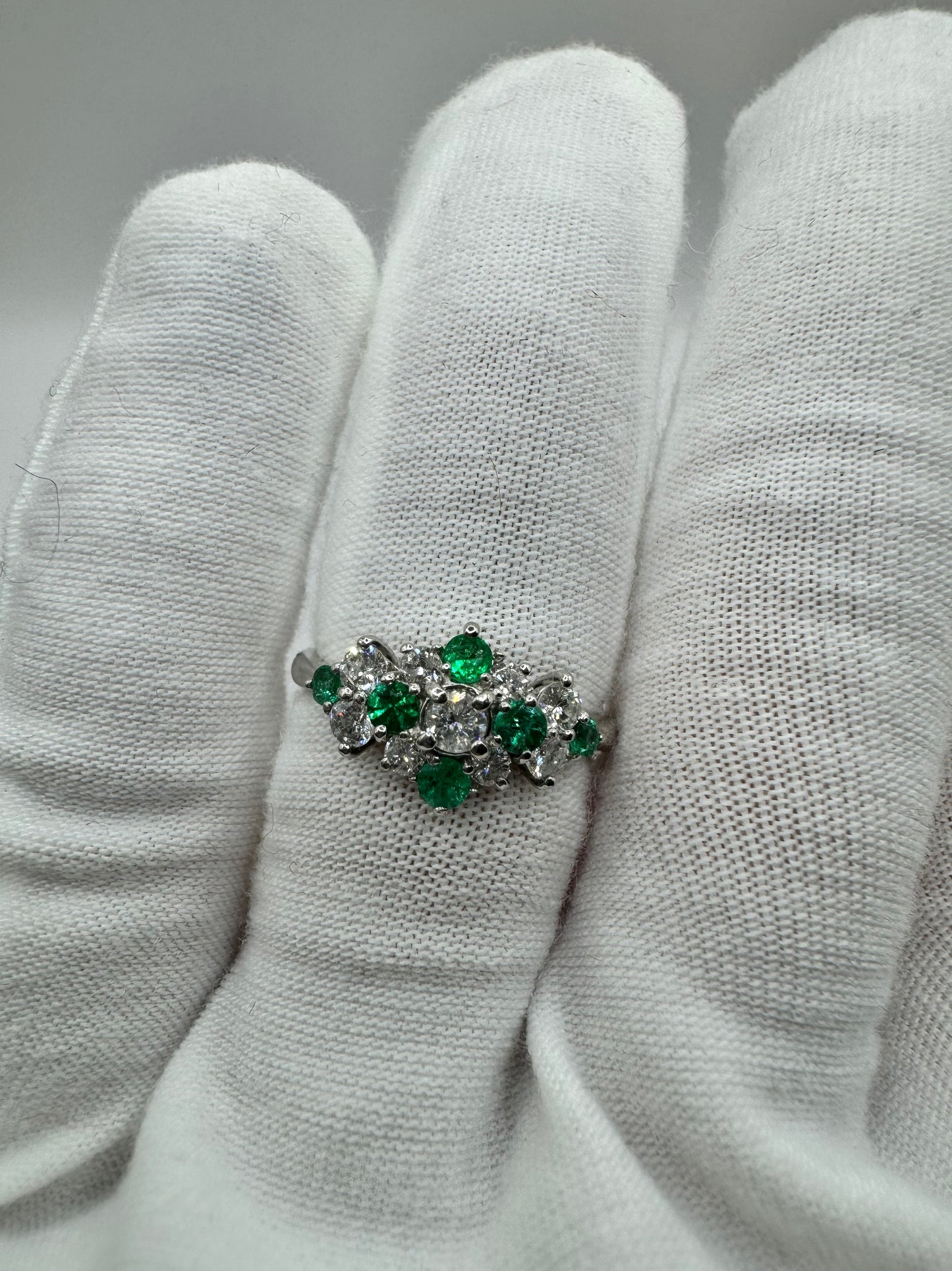 PT900 Emerald ring