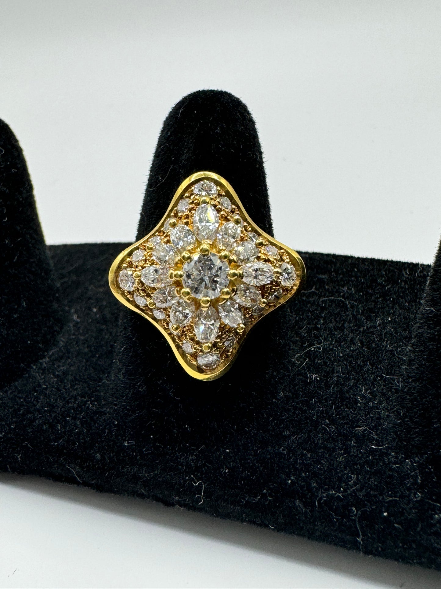 K18 Diamond ring